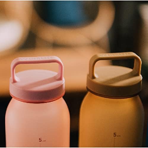 WEMUG Minimalist Water Bottle with Handle, Small 620 ml, BPA-Free Plastic, Compatible Filter (Optional, filter not included)