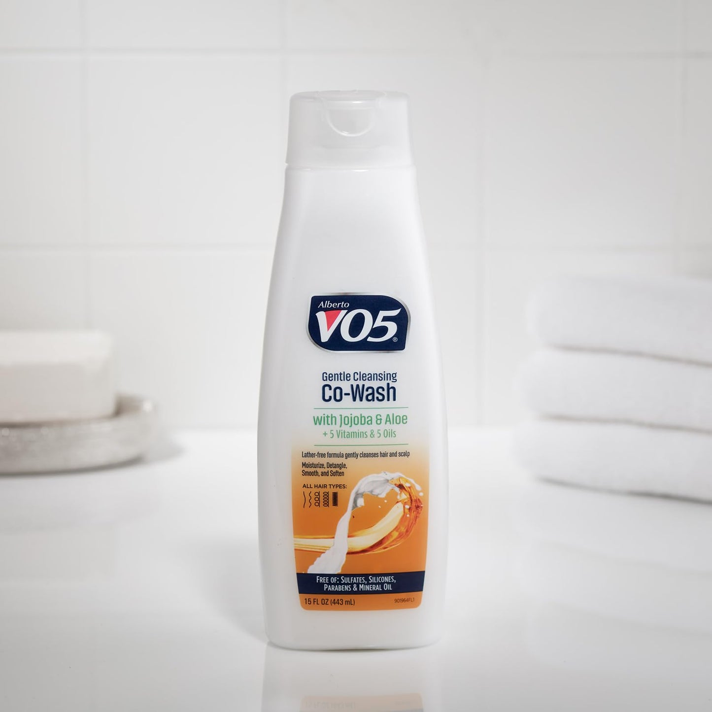 Alberto VO5 Gentle Cleansing Co-Wash with Jojoba and Aloe - Cleansing Conditioner - Cowash for Scalp and Hair - Moisturizes and Smooths Hair - 15 oz