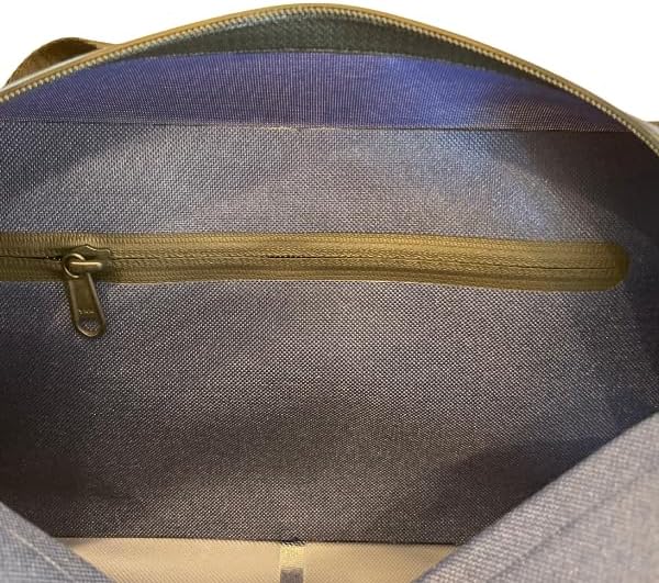 Waterproof Waist Pack 2.5L | Waterproof Belt Bag with Wide, Comfortable Waist Strap, Floating Waterproof Fanny Pack for Travel, Fly Fishing, Beach, Swimming, Paddleboarding, Kayaking (Black)