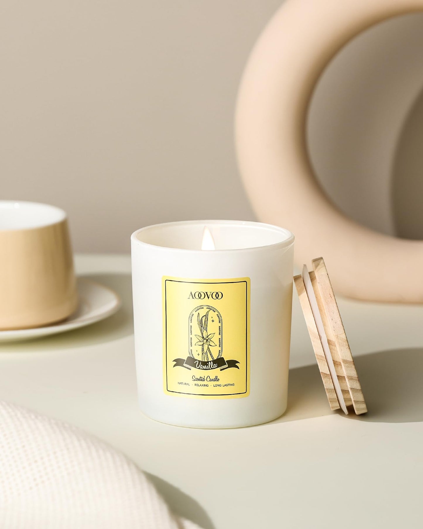AOOVOO Vanilla Scented Candles for Women - Aromatherapy Candle with Crystals Inside, 10oz Soy Candles for Home Scented, Birthday Gifts Mothers Day Candle for Women Mom