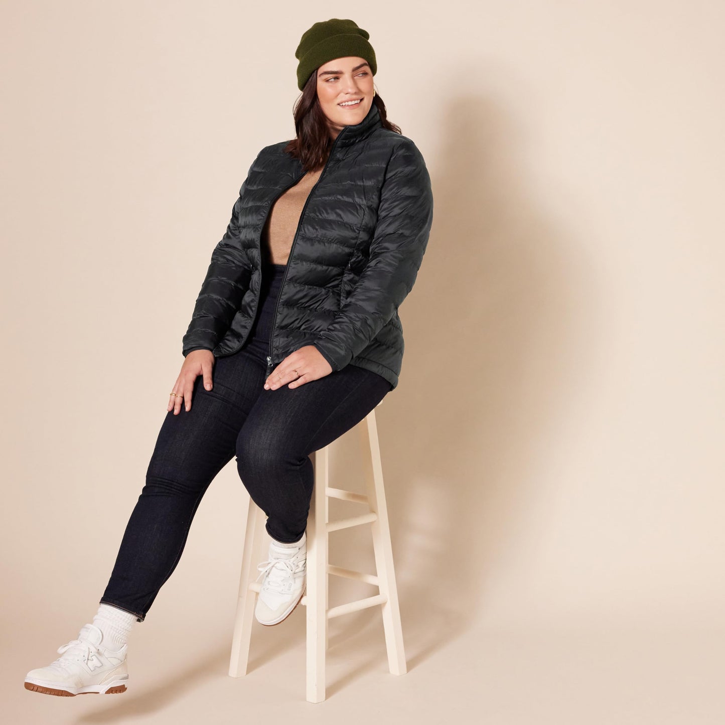Amazon Essentials Women's Lightweight Long-Sleeve Water-Resistant Packable Puffer Jacket (Available in Plus Size), Black, X-Small