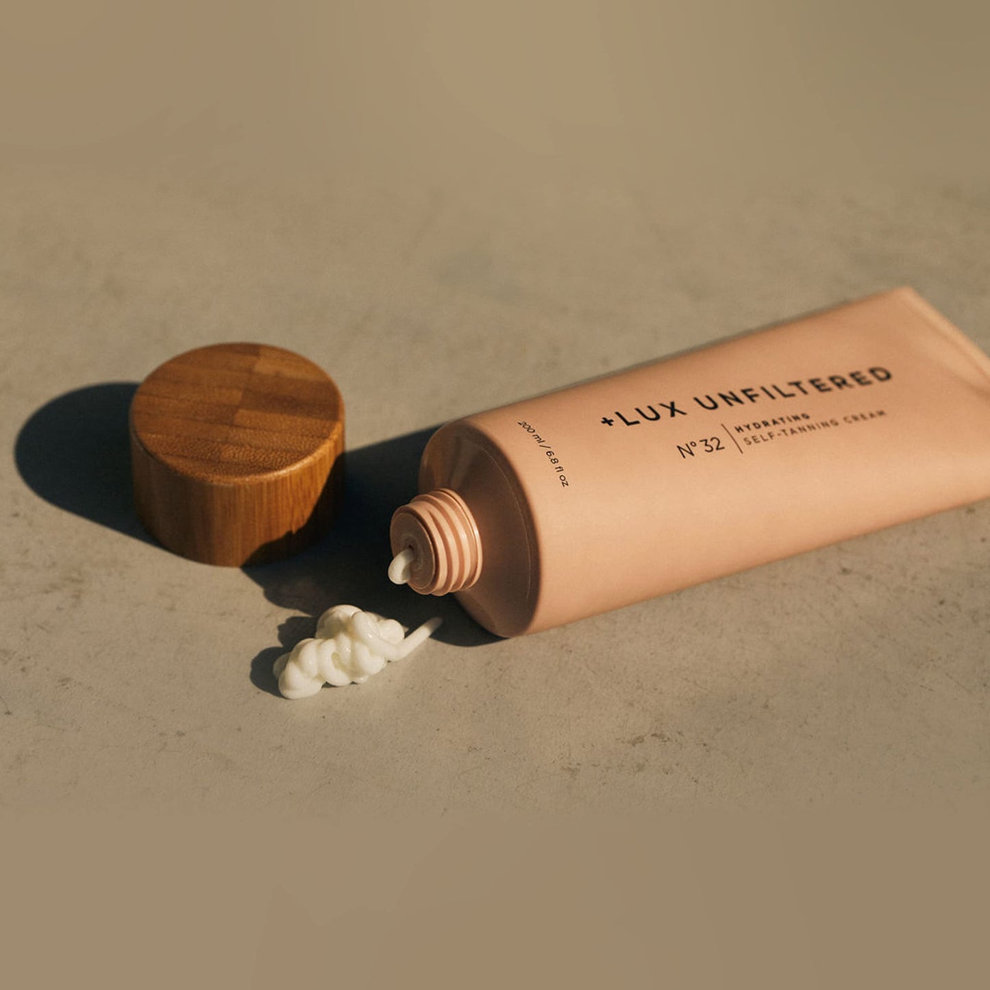 + Lux Unfiltered Summer Skin Set with N°32 Gradual Hydrating Self Tanner in Santal and N°10 Blurring Body Glow