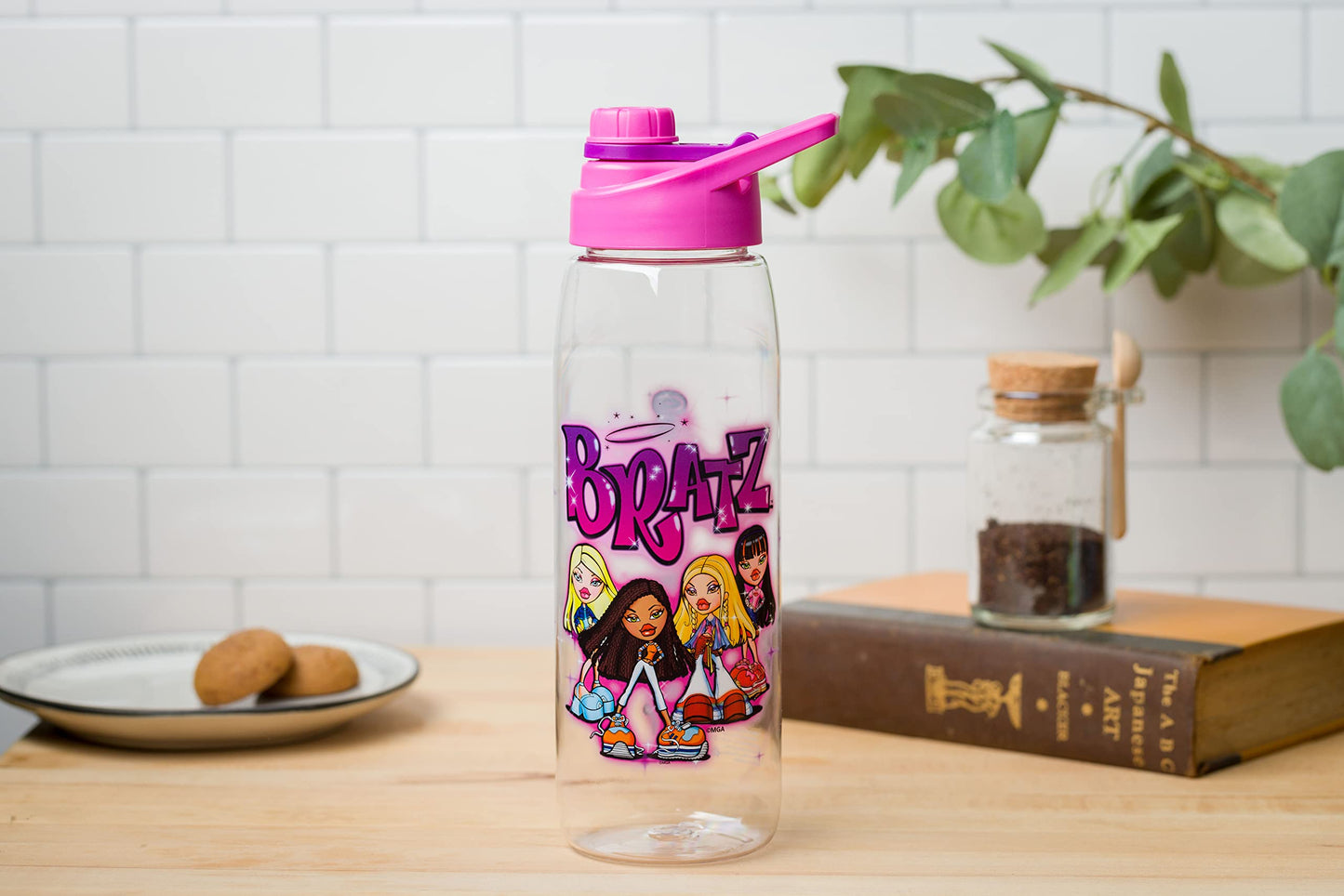 Silver Buffalo Bratz Tritan Water Bottle Screw Top Lid, 28 Ounces