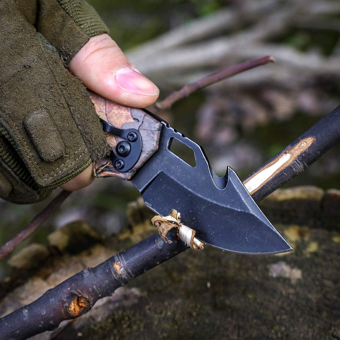 Mossy Oak Mini Folding Pocket Knife for Men, Camo Pocket Knife with Bottle Opener and Glass Breaker - Stainless Steel Drop Point Blade EDC Multi-tool (Camo)