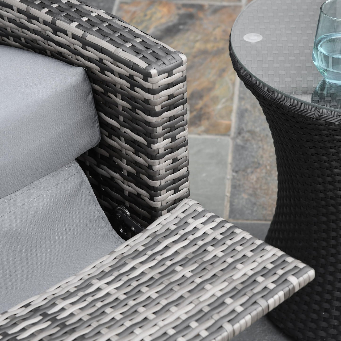 Outsunny Outdoor Wicker Swivel Recliner Chair, Reclining Backrest, Lifting Footrest, 360° Rotating Basic, Water Resistant Cushions for Patio, Gray