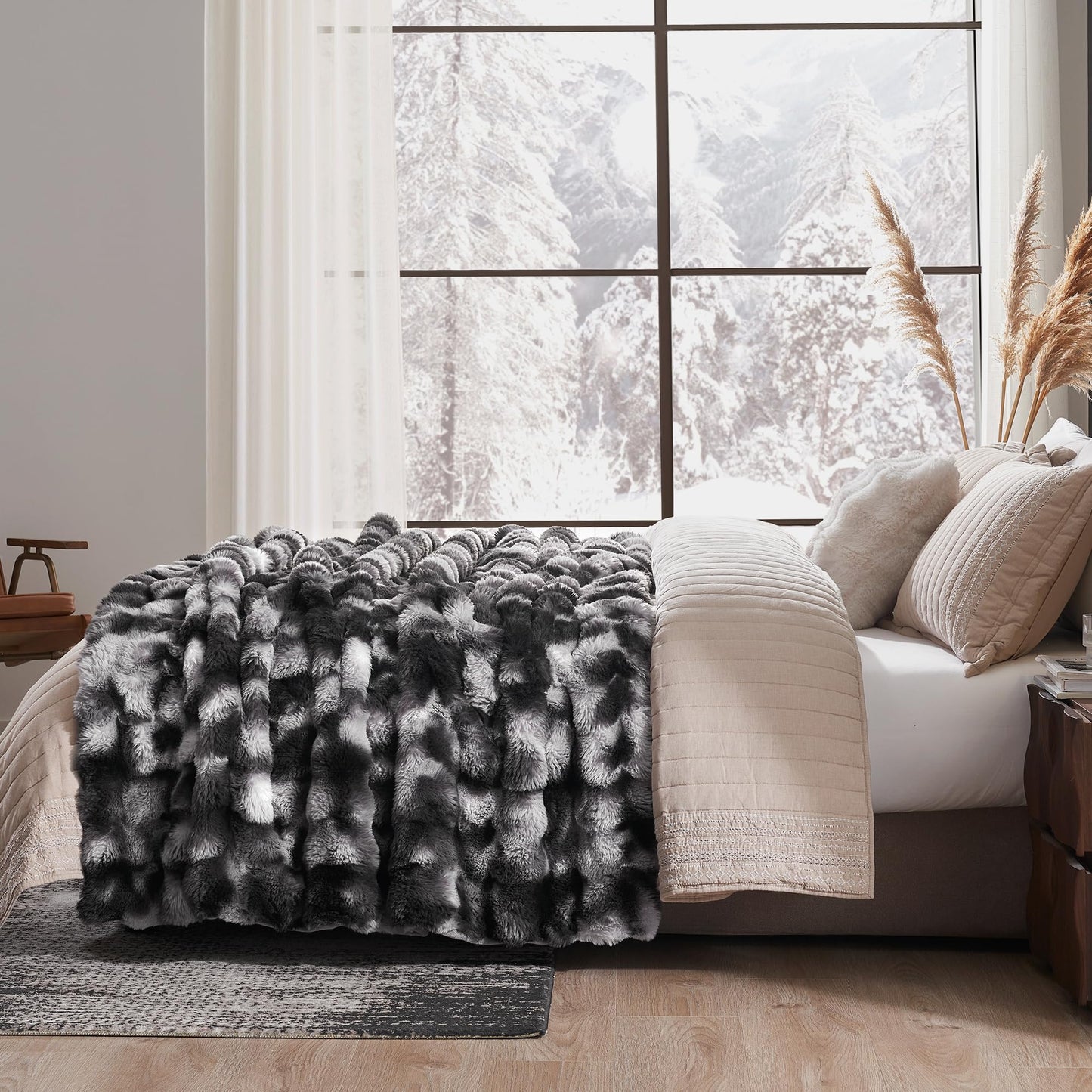 Amélie Home Faux Fur Throw Blanket for Couch, Fuzzy Soft Plush Thick Bubble Blanket for Sofa Bedroom Living Room, 50"x60" Inches, Tie-dye Black