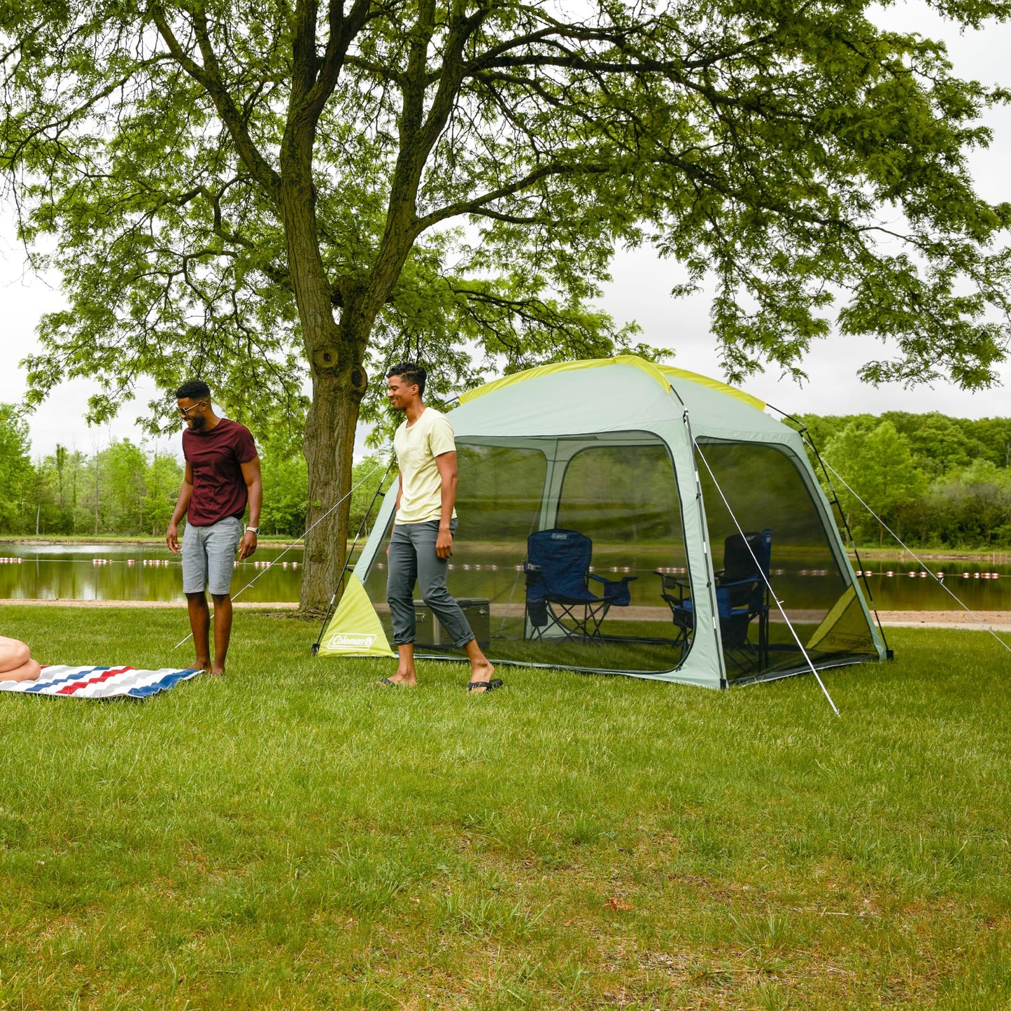 Coleman Skyshade Screened Shelter with Easy Setup, Lightweight Picnic Screen Room for Bug-Free Lounging, Made of PFAS-Free Materials