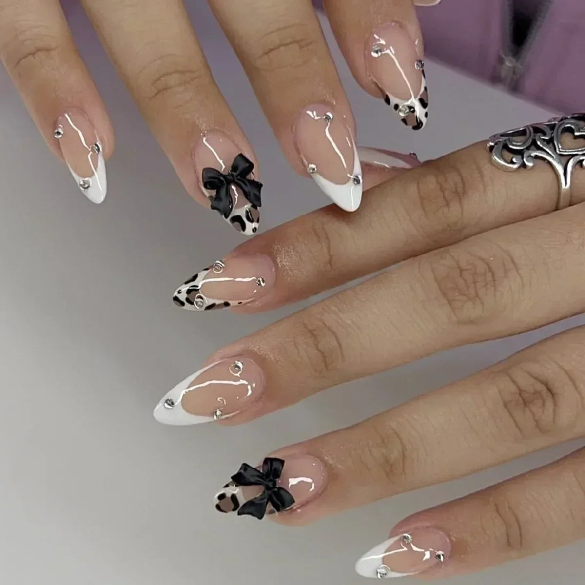 24pcs Short Almond Fake Nails