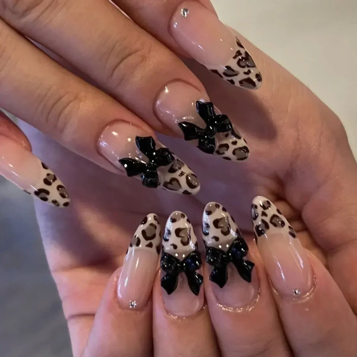 24pcs Short Almond Fake Nails