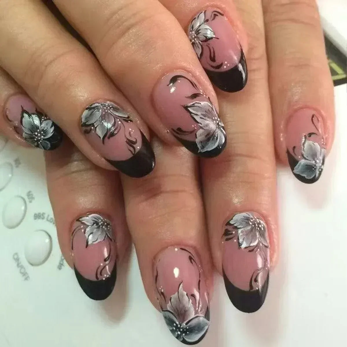 24pcs Short Almond Fake Nails